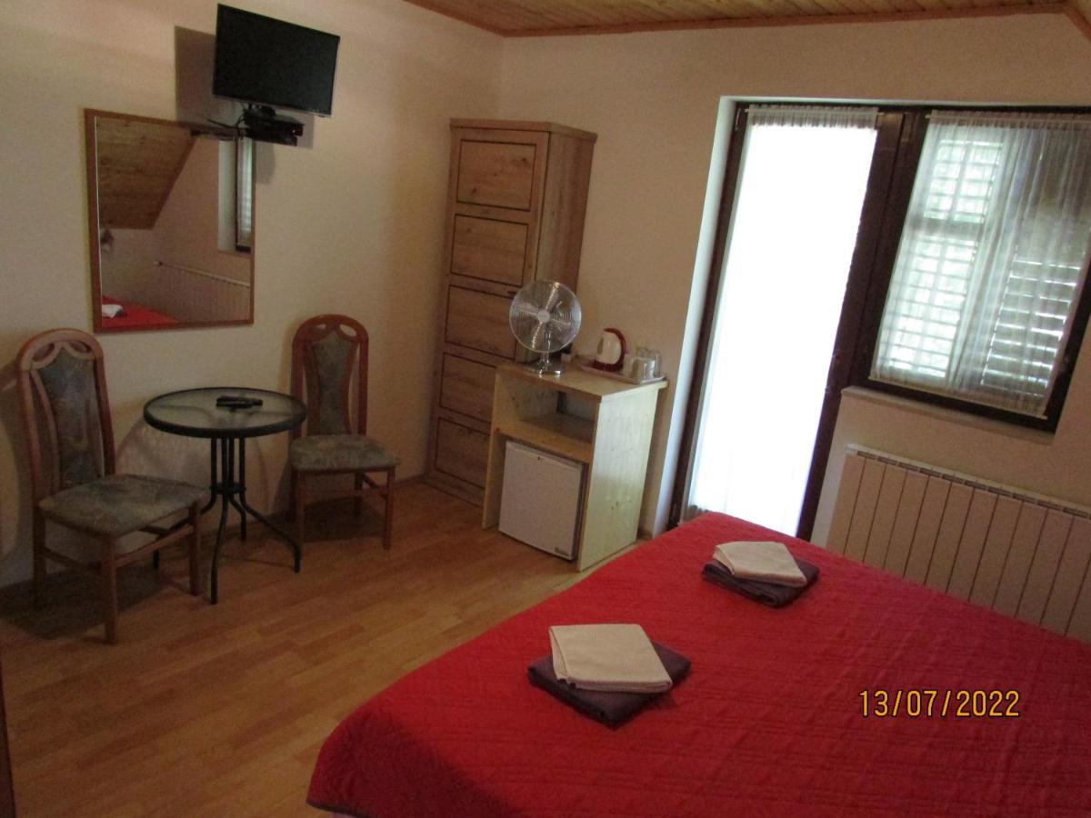Guest House Nenad Plitvička Jezera Eksteriør billede