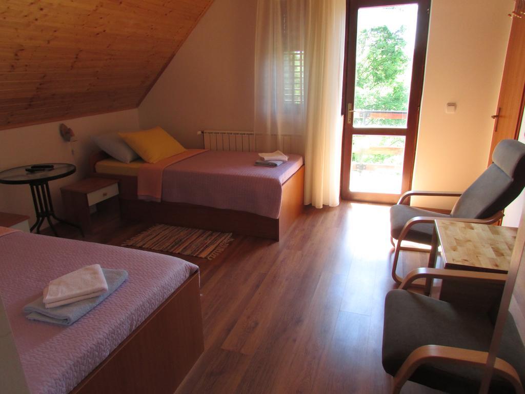 Guest House Nenad Plitvička Jezera Eksteriør billede