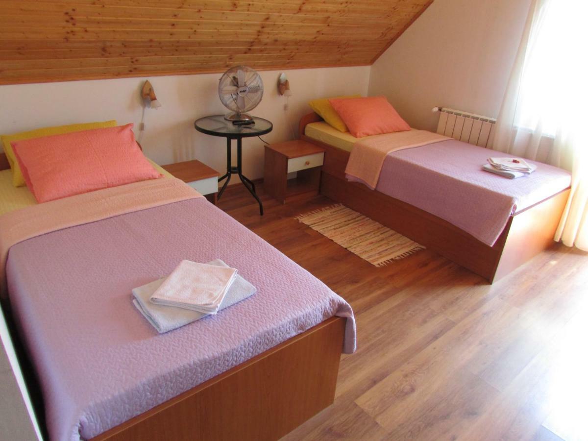 Guest House Nenad Plitvička Jezera Eksteriør billede